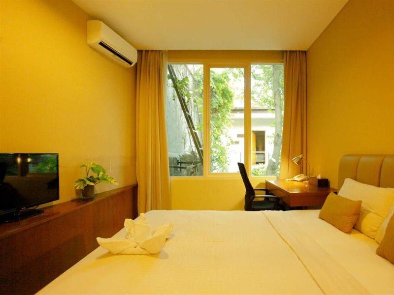 W Home Cipete Jakarta Exterior photo
