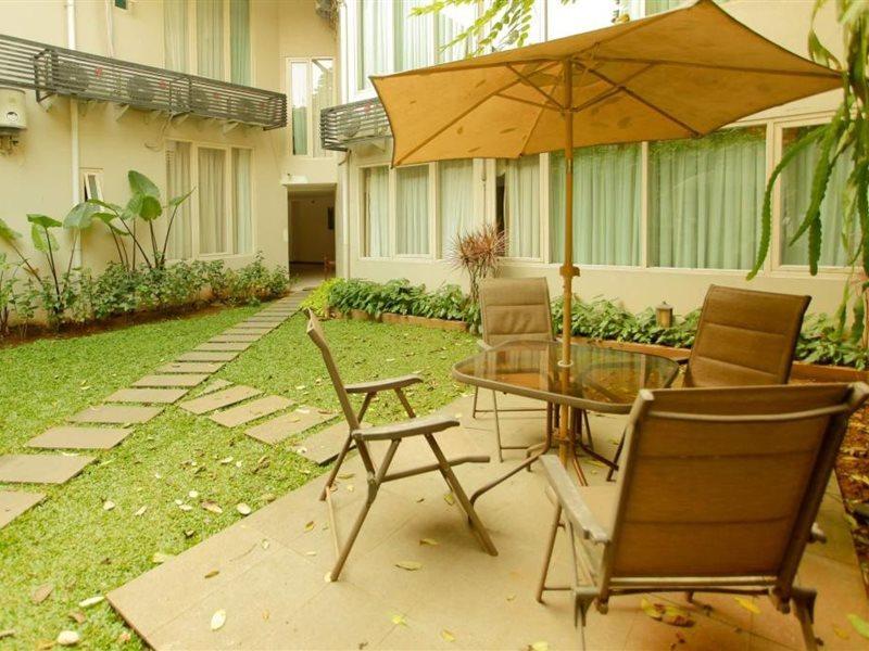 W Home Cipete Jakarta Exterior photo